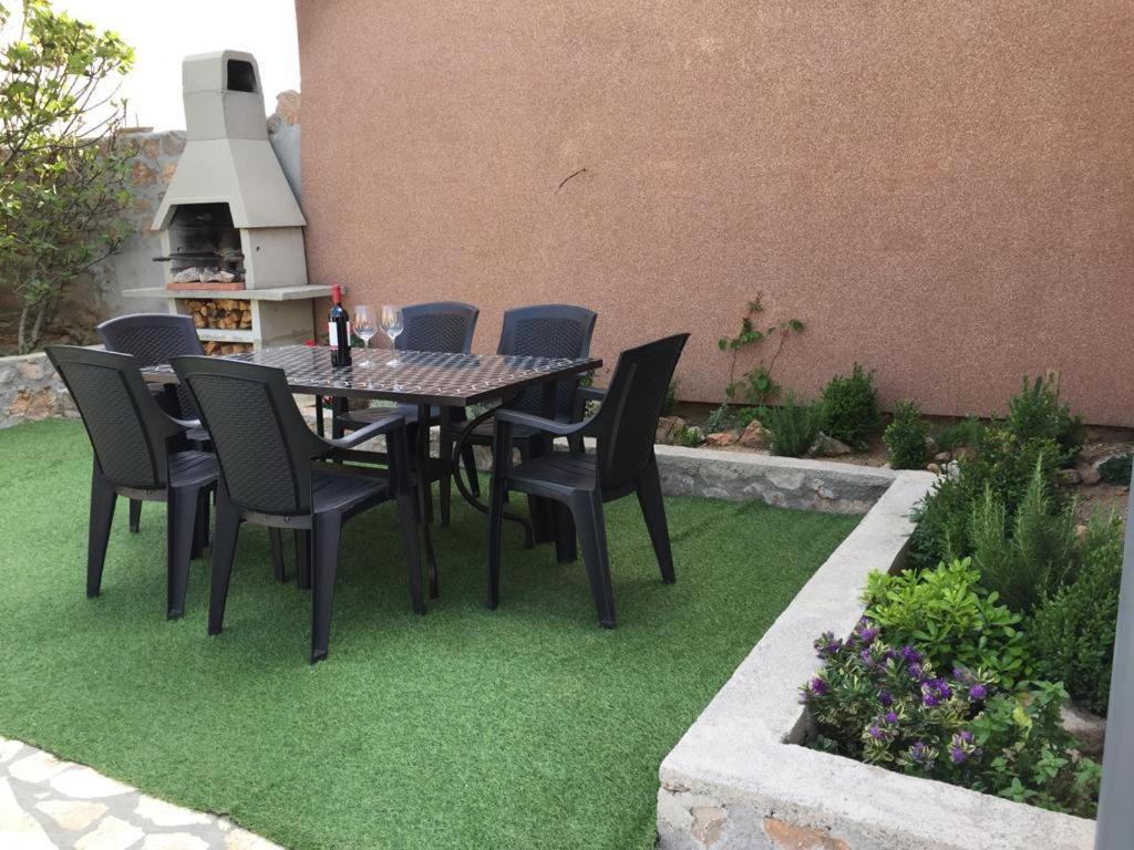 Apartment צזריקה מראה חיצוני תמונה